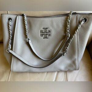 Tory Burch Britten triple-compartment tote bag in pebbled leather
